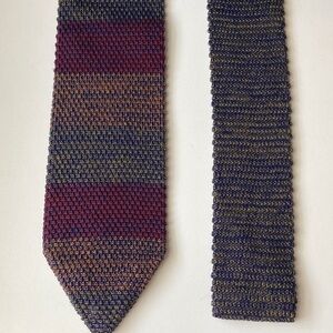 Vtg Unique The Territory Ahead 100% Silk Knit Tie, Made in Italy, Blue Burgundy